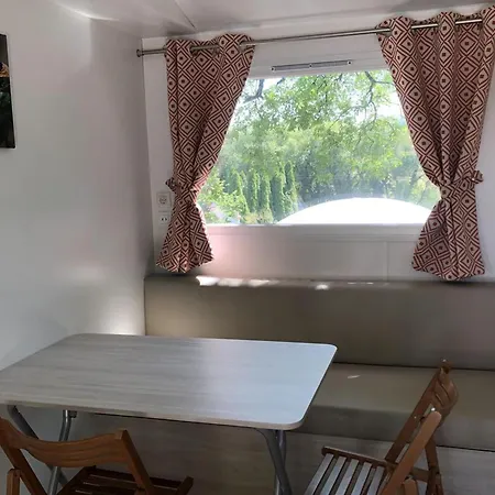 Campingplatz Mobil-home 4 Pers Avec Terrasse Au Les Tournesols - Api-1-52-489 *
