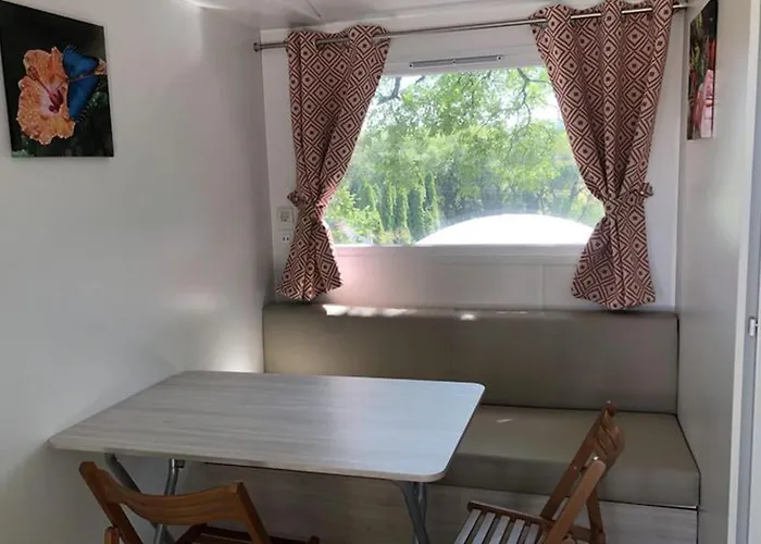 Mobil-home 4 Pers Avec Terrasse Au Les Tournesols - Api-1-52-489 Camping