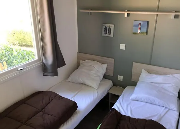 Camping Mobil-home 4 Pers Avec Terrasse Au Les Tournesols - Api-1-52-489