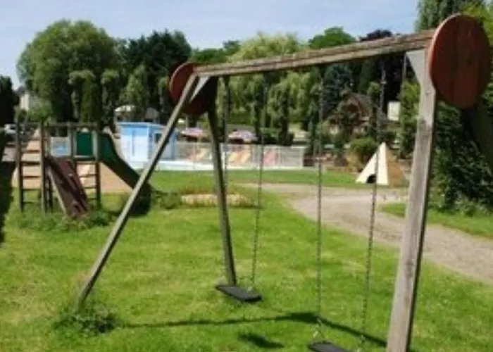 Camping Mobil-home 4 Pers Avec Terrasse Au Les Tournesols - Api-1-52-489 *